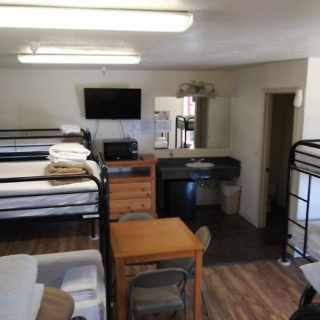 Whitney Portal Hotel And Hostel Lone Pine Esterno foto