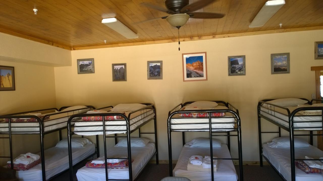 Whitney Portal Hotel And Hostel Lone Pine Esterno foto